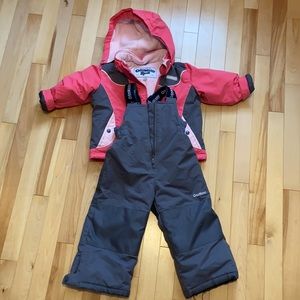 Oshkosh 2t snowsuit